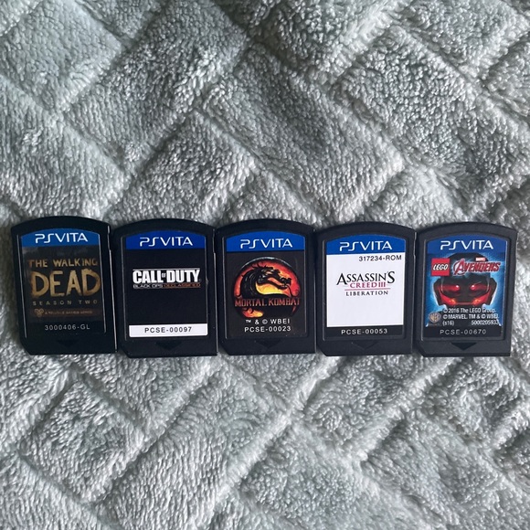 PS Vita bundle - Picture 4 of 10